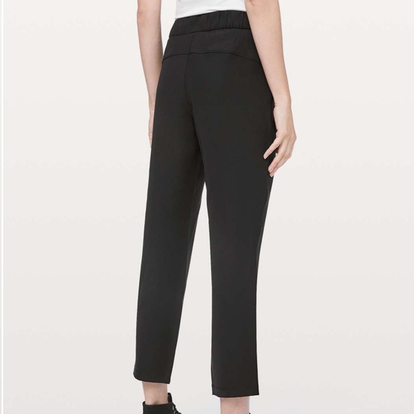 Lululemon On The Fly Pants Woven 27” in Black - Picture 2 of 6
